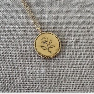 Wolf Circus Gold Pendant Necklace with Rose Design